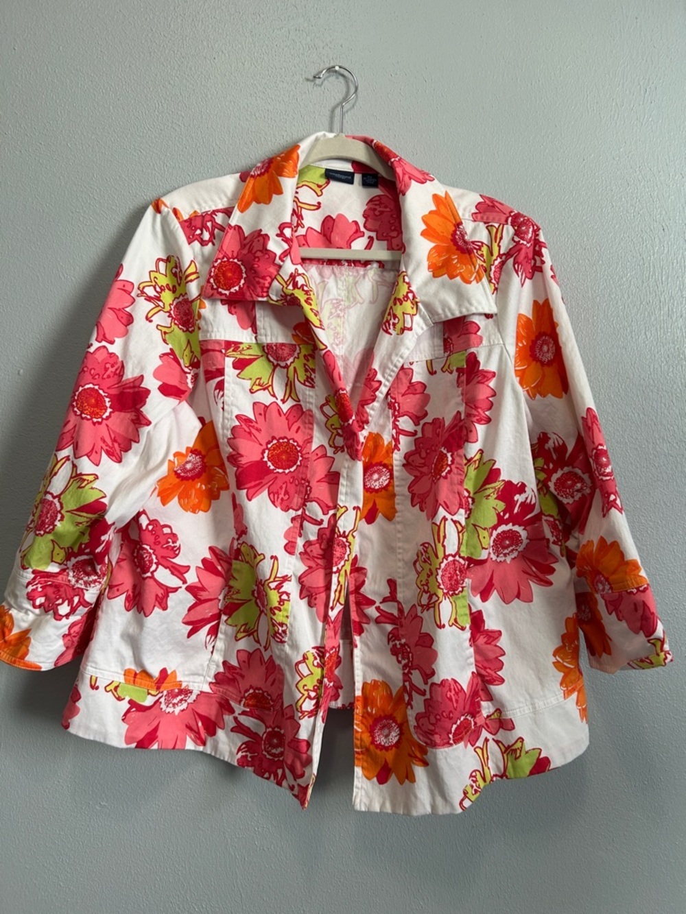 Westbound Woman White Jacket with Pink, Orange & Lime Floral Print. Size 2x